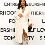 Melanie Fiona Instagram - 👉🏾👉🏾👉🏾 Coining my personal style as “Thug Elegance” ✨ 💪🏾✨… cause if “Blow The Whistle” happens to come on, I’m ready… in any outfit. 💃🏽🤸🏾‍♂️👌🏾 Swipe for the receipts 😎 #IYKYK