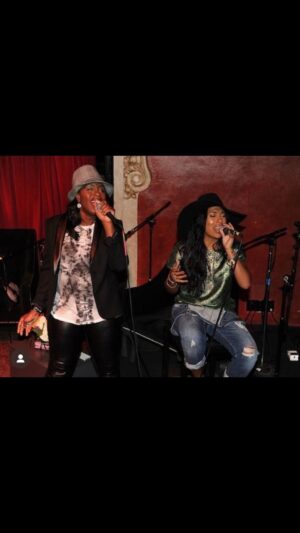 Melanie Fiona Instagram - Today marks 2 years since you passed. 🕊️❤️‍🩹
I finally wrote and recorded a new song this week. 
I didn’t know if I could do it. 
I thought of you. 
I spoke to you. 
I asked you to be there with me. 
And you were. 
Just like you always have. 
Helping me to unblock what has been blocked for so long. 
Please stay with me, as I continue to find my voice again. 
The one you helped me find when we first met. 
I Love You. 
I Miss You. 
Always. 
Every Day. 

All the flowers to you. 
Forever. @andreamartinmusic 💐💜💐💜💐