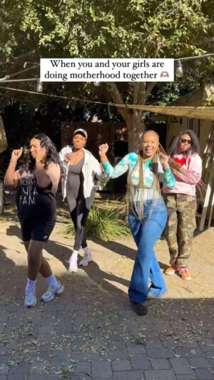 Melanie Fiona Instagram - Ain’t nothin like having a gang of mamas who understand your motherhood journey 🫶🏽 

If you’re looking for some mama community, come on over to The Mama’s Den. We gotchu 💕 #themamasden