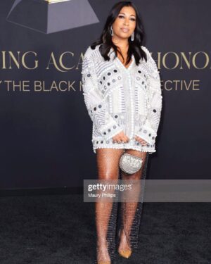 Melanie Fiona Instagram - 👉🏾👉🏾👉🏾 Coining my personal style as “Thug Elegance” ✨ 💪🏾✨… cause if “Blow The Whistle” happens to come on, I’m ready…
in any outfit. 💃🏽🤸🏾‍♂️👌🏾

Swipe for the receipts 😎 #IYKYK