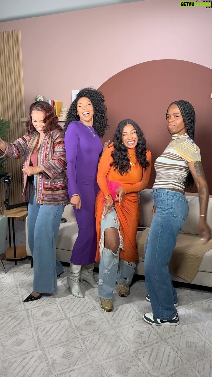 Melanie Fiona Instagram - The vibes are always ✨vibing✨ on The Mama’s Den! We love our podcast shoot days! They’re always such a great time to catch up, bond and spark conversations that extend to you: our cherished community 💕 Tell us, which episode has captured your heart recently? #themamasden
