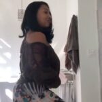 Melanie Fiona Instagram - #SayYes to being your own hype gyal!!!! 💃🏾🤸🏾💃🏾👏🏾👏🏾👏🏾👏🏾 🗣️🗣️🗣️ BISH YOU DA BEST…. Cause there’s ONLY ONE YOU!!!!! 🏆🏆🏆 #Blessed I woke up on this day feeling so low… I didn’t feel motivated or inspired to do much. If you truly know me, you know Reggae and Dancehall are my happy place 🙌🏾 so I got my body moving, buss a quick heel & toe in my bathroom, and made this my morning affirmation. It changed the trajectory of my entire day…. For da best! 🚀 Big Up @shenseea 🇯🇲🔥🇯🇲 We are often too focused on the external experiences that we can’t control… yet often fail to remember that we have complete control in how we allow ourselves to be affected by them. The key is having tools that help you manage how to respond (or how not to respond). 🧰 ❤️‍🩹 #SAYYes to empowering yourself on hard days. And don’t feel self conscious about sharing that with others…. You just might help someone find the inspiration they’ve been looking for. 💫