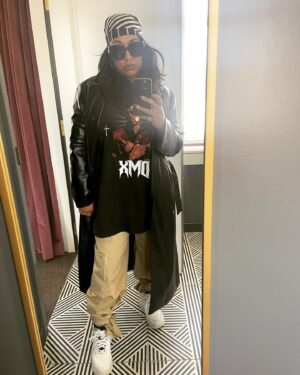 Melanie Fiona Instagram - 👉🏾👉🏾👉🏾 Coining my personal style as “Thug Elegance” ✨ 💪🏾✨… cause if “Blow The Whistle” happens to come on, I’m ready…
in any outfit. 💃🏽🤸🏾‍♂️👌🏾

Swipe for the receipts 😎 #IYKYK