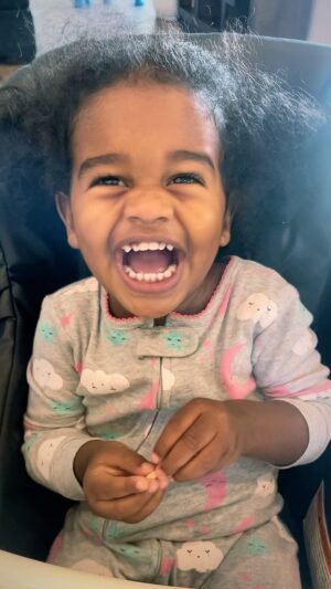 Melanie Fiona Instagram - A true Sagittarius getting ready for Sag season 🔥♐️🔥… y’all didn’t believe when I tell you she trolls me on a daily… this diabolical laugh is giving BIG IDGAF SAG ENERGY!!! I love this girl. 🥹
