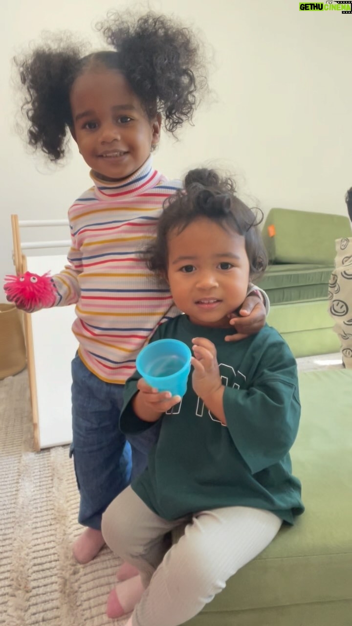 Melanie Fiona Instagram - The future of women starts with our girls 💜 #happyinternationalwomensday Fun fact: @watermeloneggrolls manifested my daughter. She always joked about us being pregnant together, and then we ended up having daughters less than a month apart. ✨Sprinkle sprinkle✨ But for real, Look at how great it turned out 🥹👧🏾👧🏽🫶🏾