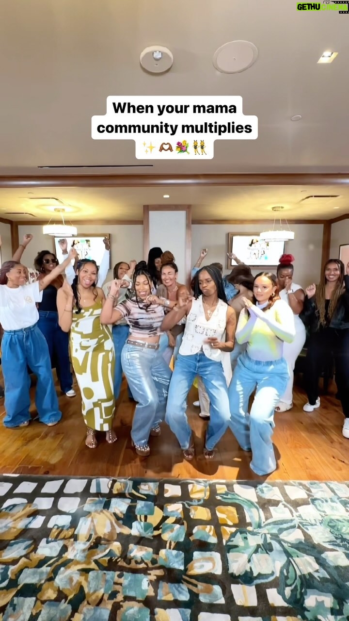 Melanie Fiona Instagram - The Mama’s Den just wrapped up our very first live podcast recording! 🌟 We were joined by an incredible group of women who are friends of the podcast, and we had an amazing time growing our mama community💕 A huge thank you to everyone who came out and joined us! To the rest of our community: stay tuned, because this special episode is coming SOON! 👀✨ #TheMamasDen #LivePodcast #MamaCommunity