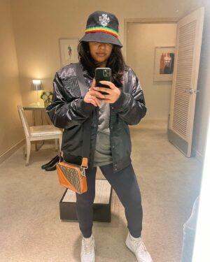 Melanie Fiona Instagram - 👉🏾👉🏾👉🏾 Coining my personal style as “Thug Elegance” ✨ 💪🏾✨… cause if “Blow The Whistle” happens to come on, I’m ready…
in any outfit. 💃🏽🤸🏾‍♂️👌🏾

Swipe for the receipts 😎 #IYKYK