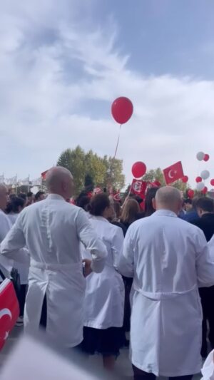 Melek Baykal Instagram - ❤️ @kocuniversitesihastanesi Muhteşemsiniz ❤️
