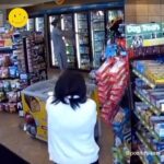 Melek Baykal Instagram - Hahah 🥰 5 dolarlık indirim almak istiyorsanız kendinize özgü dans yaparak indirim alabilirsiniz ☺️☺️☺️☺️ Daha tatlı bir tanıtım daha olamazdı Türkiye’de de yapılsın lütfen 🎈 Bizde en acayip figürlerimizi yapalım 🤗