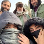Melika Sharifinia Instagram - . شبیه جهانگرد توی مِمُل شدم! 😅 روزهای سرد نجلا (زمستون) با عزیزای دل ♥️ . تا اینجا نجلا رو دوست داشتین؟ . . ببینم مِمُل رو دهه هفتادیا هم یادشونه؟ . @saeed.saadi41 @kheyrollahtaghyani @mahyadehghani70 @morteza_shahkaram_officia . . #سریال #تلویزیون #نجلا۲ #شبکه۳ #کارتون #جهانگرد #سرما #زمستان