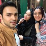 Melika Sharifinia Instagram – .
خاطره‌بازی 😍
با یک گروه بی‌نظیر و درجه یک 
به بهانه‌ی بازپخش سریال دلدادگان 
هر شب ساعت ۲۲:۰۰ از شبکه‌ی آی‌فیلم 👌
.
بگین ببینم کیا دلدادگان رو دیدن ؟ 
کیا دوست داشتن ؟ 
کیا دارن از آی فیلم دنبال می‌کنن؟
و کیا خوشحالن که می‌تونن بالاخره با پخش منظم ببینن؟ 😐
.
#دلدادگان #منوچهرهادی #ملیکا_شریفی_نیا #آی_فیلم #تلویزیون #خبر #سینما #یادش_بخیر #♥️