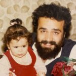 Melika Sharifinia Instagram - . تولدت مبارک عزیزدل من که همیشه این‌طور خندونی♥️ . تو بامزه‌ترین خوش‌اخلاق‌ترین و خوش‌سفرترین پدری هستی که می‌تونستم برای خودم آرزو کنم بمون برام💋 . . . یاد همه‌ی پدرانِ رفته سبز💚 . . #تولد #پدر #عشق #زندگی #نفس