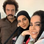 Melika Sharifinia Instagram - . عکس‌های خوشحال♥️ . فردا قسمت آخره به نظرتون چی‌ می‌شه؟ . . . #خوشحال #نجلا #سریال #تلویزیون #ماه_رمضان #عشق #جنگ #رفاقت #♥️