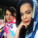 Melika Sharifinia Instagram - ا دل تنگی...☹️ خواهر داشتن نعمته ♥️ ا ا #مهراوه_شریفی_نیا #ملیکا_شریفی_نیا #ملیکامهراوه #خواهرانه #عشق #عمر #زندگی #دلتنگی #نفس