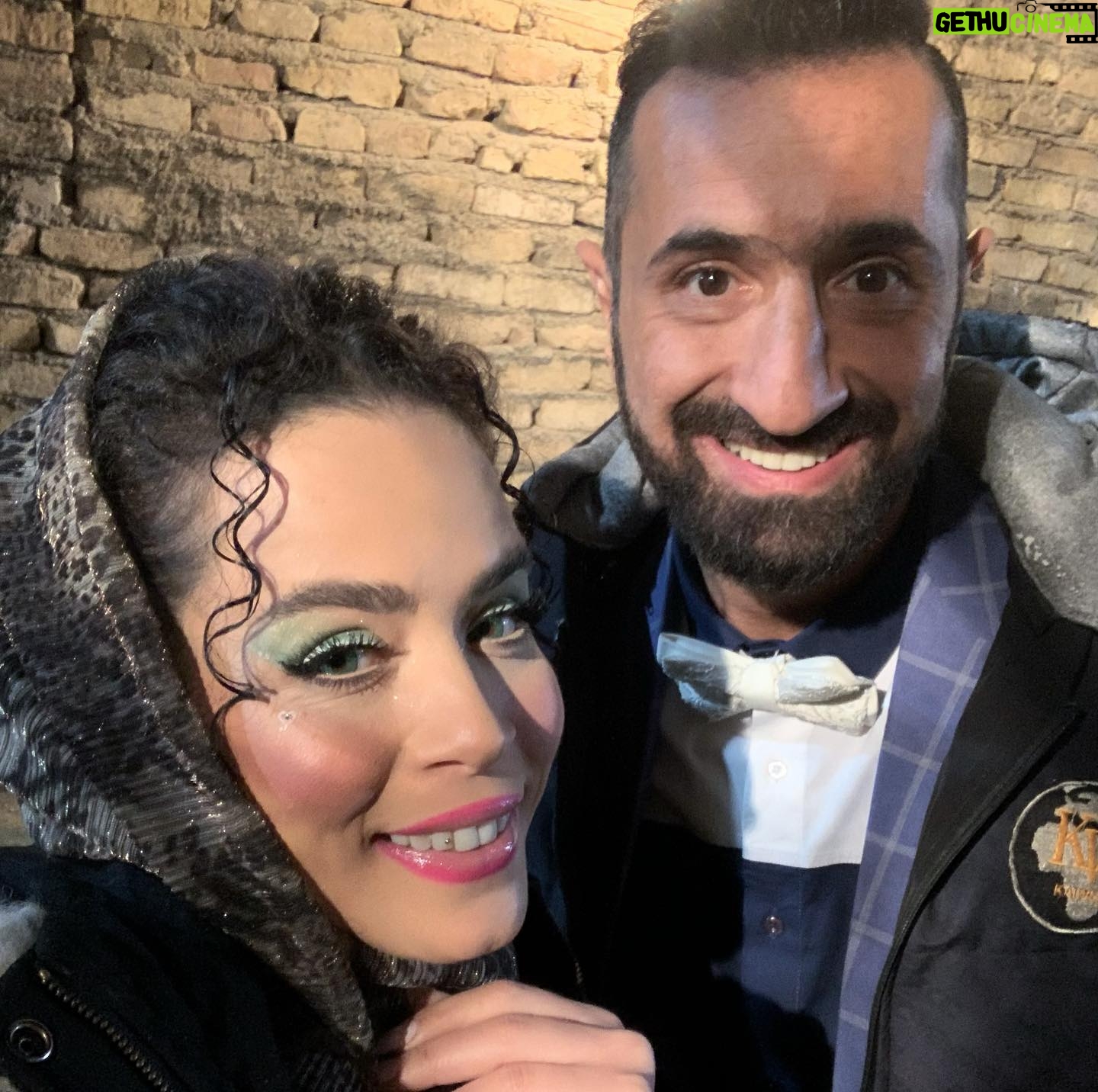 Melika Sharifinia Instagram - . گندی و خانوادهی شوهر ✌️ . . . #نیوکمپ #پلنگ