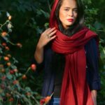Melika Sharifinia Instagram - ا گاهی هر از گاهی دلت می‌خواهد حال‌ِ خودت را بخری و بگذاری‌اش برای فروش به قیمتِ خرید آنهم! جهتِ استفاده‌ی آن بی‌حوصله‌‌ها بلکه آنان نیز یاد بگیرند و آن گاهی هر از گاهی که کِیف‌شان کمی تا قسمتی کوک است تنبلی نکنند و خریداری کنند حالِ لعنتی‌شان را با نیتِ فروختنش به « تو » ی بی‌حوصله‌ی آن یکی « گاه‌ » ها...