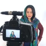 Melika Sharifinia Instagram - . امروز درگیر رنگ‌کاری بودم نشد نجلا ببینم چطور بود؟ . . عکس بی‌هوا از آوا