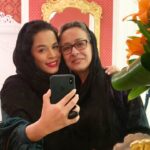 Melika Sharifinia Instagram - ا با یگانه عسل بانوی دلم که حضورش بزرگ‌ترین نعمته ♥️ ا به کدوم نصیحت مادرتون همیشه وفادار موندین ؟ ا ا جای خواهر خوشگلم خالی ♥️ جای مادران عزیزی که بین‌مون نیستن سبز 🌱 ا ا #آزیتاحاجیان #ملیکا_شریفی_نیا #مادر #مادر_دختری #عشق #زندگی #نفس #جای_خالی_خواهر #♥