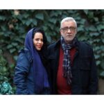 Melika Sharifinia Instagram - . خاطره‌بازی 😍 با یک گروه بی‌نظیر و درجه یک به بهانه‌ی بازپخش سریال دلدادگان هر شب ساعت ۲۲:۰۰ از شبکه‌ی آی‌فیلم 👌 . بگین ببینم کیا دلدادگان رو دیدن ؟ کیا دوست داشتن ؟ کیا دارن از آی فیلم دنبال می‌کنن؟ و کیا خوشحالن که می‌تونن بالاخره با پخش منظم ببینن؟ 😐 . #دلدادگان #منوچهرهادی #ملیکا_شریفی_نیا #آی_فیلم #تلویزیون #خبر #سینما #یادش_بخیر #♥️