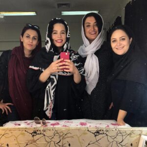 Melika Sharifinia Instagram - ا
عکس‌های دخترونه ! 😍
با خانومای جذاب و دوست داشتنی دلدادگان ❤️
ا
فردا قسمت آخره...............
دلمون حسابی براتون تنگ میشه 😌🌹
ا
مریم خوشگلم تولدت مبارررررررک امیدوارم
 به همه ی آرزوهات برسی عزیزدلم 😍❤️
واقعا چرا ما یه عکس دونفره باهم نداریم؟ 
در اسرع وقت رسیدگی بشه لطفا !! 😶
@maryammmohamadpour 💋
ا
اونایی که تو عکسا نیستن بدونن که یا  عکسی که ازشون داشتم افقی بوده و کامل جا نمی‌شده ، یا یک عدد آقای مزاحم توی عکس بوده و کارو خراب می‌کرده ! 😶
ا
@panteabahram_official 
@sania__salari
@sepidehkazemii 
@maryammmohamadpour 
@bahareh_hosseini59 
@mehrafagh_jdk 
@saranajafi136322 
matin 
merane joon 
parisa 
roya 
Alma
