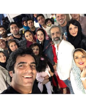 Melika Sharifinia Instagram - .
خاطره‌بازی 😍
با یک گروه بی‌نظیر و درجه یک 
به بهانه‌ی بازپخش سریال دلدادگان 
هر شب ساعت ۲۲:۰۰ از شبکه‌ی آی‌فیلم 👌
.
بگین ببینم کیا دلدادگان رو دیدن ؟ 
کیا دوست داشتن ؟ 
کیا دارن از آی فیلم دنبال می‌کنن؟
و کیا خوشحالن که می‌تونن بالاخره با پخش منظم ببینن؟ 😐
.
#دلدادگان #منوچهرهادی #ملیکا_شریفی_نیا #آی_فیلم #تلویزیون #خبر #سینما #یادش_بخیر #♥️