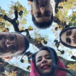 Melika Sharifinia Instagram - ا خاطره‌بازی ظهر جمعه 🕊 در خدمت مرغان دریایی عزیز و مهمان نواز‌ ! که به خاطر دو تا دونه عکس نزدیک بود بنده رو بخورن ! 😐 خوبه قبلش اینهمه بهشون غذا دادیم !!ا ا من از صدای مرغ دریایی می‌ترسم ! شما چطور؟ 😶 ا عکس‌ها مربوط به دو سال پیش هستند که به دعوت جشنواره‌ی فیلم‌های ورزشی میلان ، بخاطر برگزیده شدن فیلم «عشق نیکان » با عزیزان دلم رفتیم 🌹 ا 🙏🏻📸 @aboozarhid 😍♥️ @farnaz.amini69 🌹 @mohamadshamaeian ا #ملیکا_شریفی_نیا #فرناز_امینی #عشق_نیکان #مرغ_دریایی