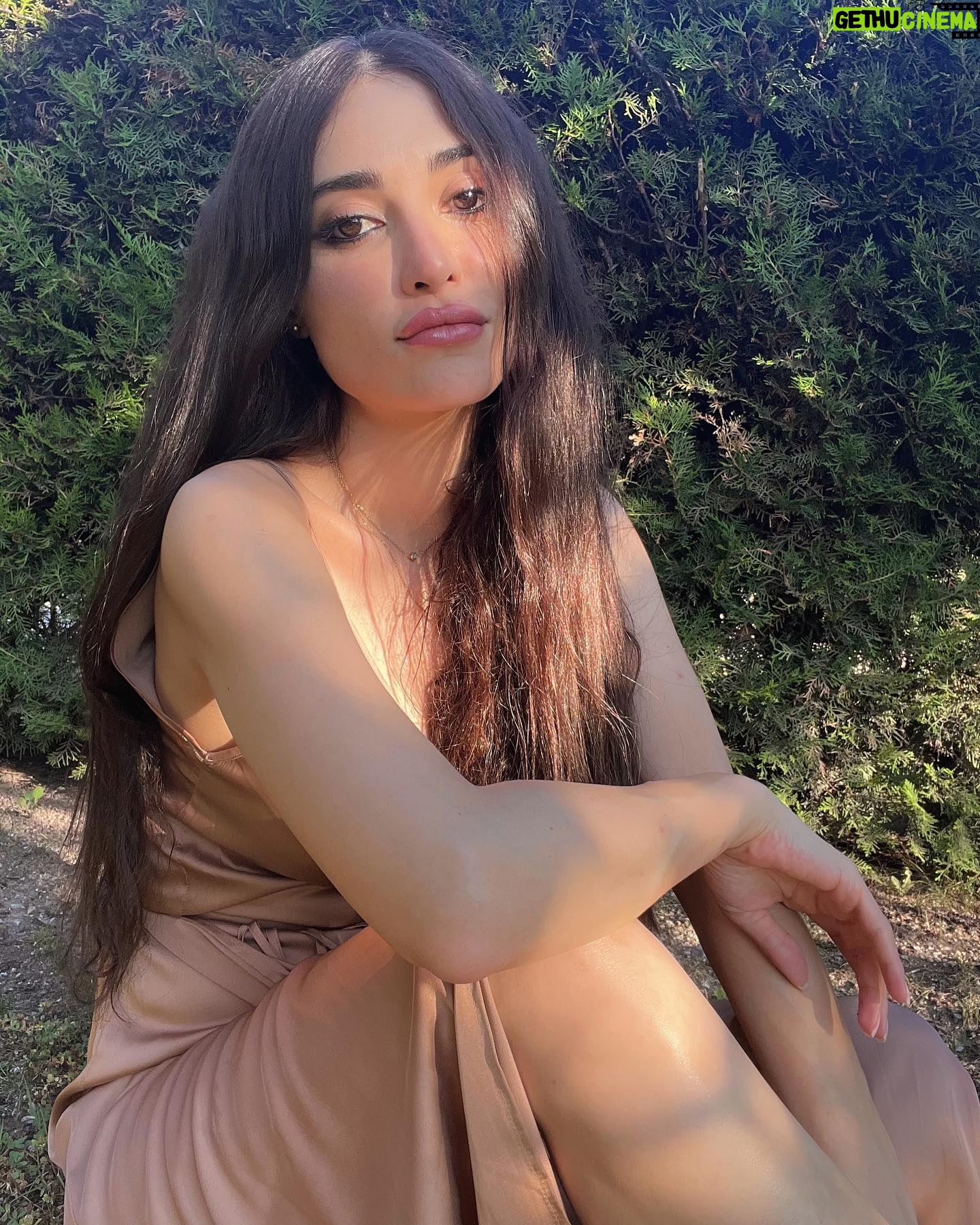 Melike İpek Yalova Instagram - Gullu bi fotografim olsun derken horonbasi olmak😏 💓