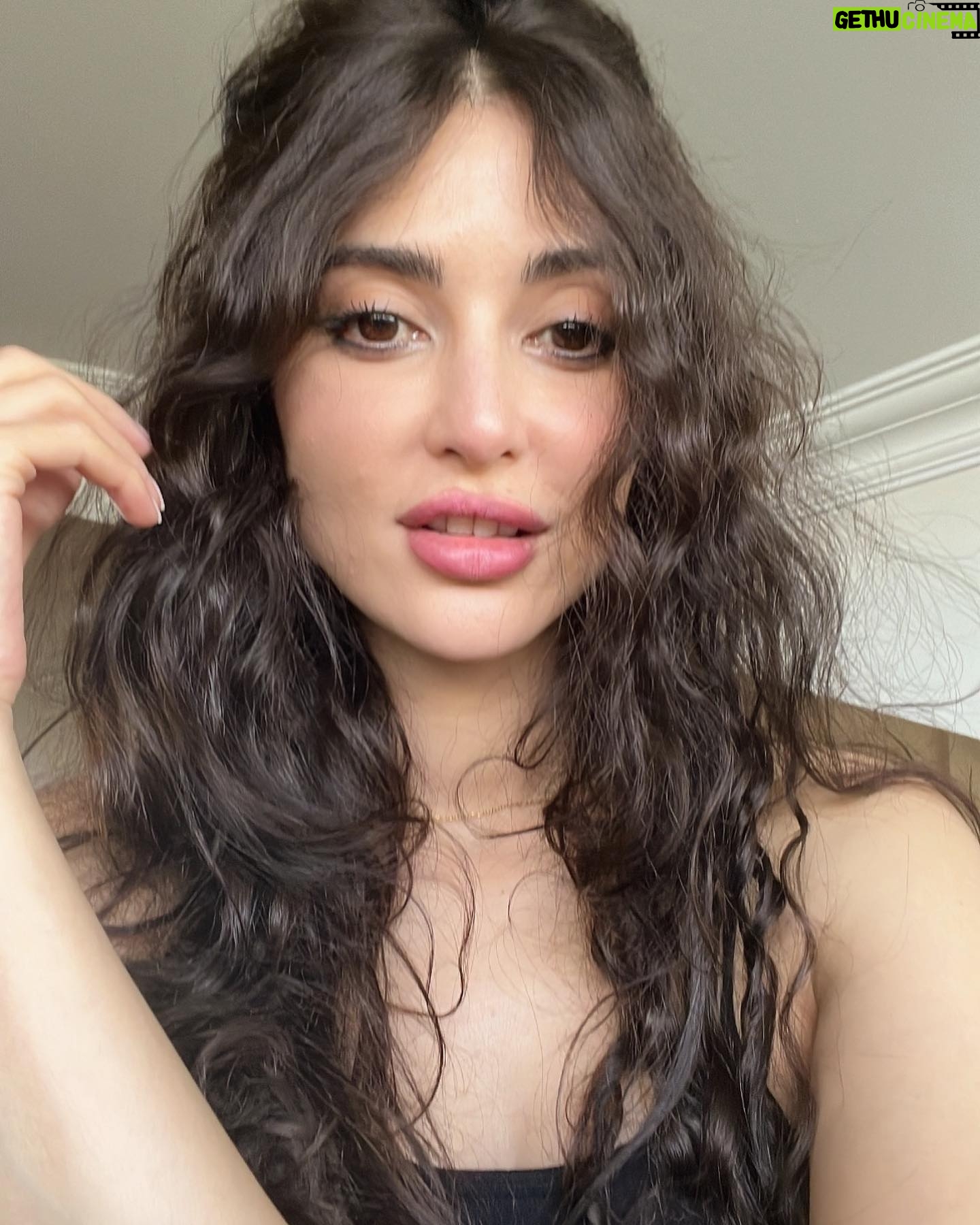 Melike İpek Yalova Instagram - Baya cok kafasi karisik bi tb dump 😏🧡