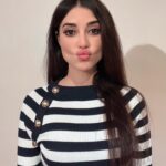 Melike İpek Yalova Instagram - Pasaport fotografi. Almost. 🧡