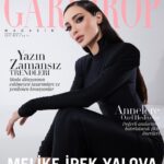Melike İpek Yalova Instagram - Melike İpek Yalova: Kalpten Gelen Samimiyet ✨ “Aşk bana göre ne bu aralar inanın bilmiyorum. Genel olarak gözlemlediğim insanların çok yozlaştığı. Bu da beni korkutuyor açıkçası. Çok sevdiğim bir filmdir Jerry Maguire, orda Rene Zellweger’in canlandırdığı Dorothy çok güzel bir şey söyler “Maybe love shouldn’t be such hard work” yani “Belki aşk bu kadar da uğraş / efor gerektirecek bir şey olmamalı”. Sanırım bu ara düşüncemi en iyi anlatan cümle bu.” diyen Melike İpek Yalova, sorularımızı tüm samimiyetiyle yanıtlayarak iç dünyasına yolculuk etmemizi sağladı. Duyarlı, güzel ve samimi başarılı oyuncu Melike ile çok keyifli bir kapak çekimi gerçekleştirdik. 🦋🌸 @mipekyalova @gardiropmagazin #gardiropcover #gardiropmagazin   Yeni sayımız tüm dijital platformlarda ✨   #melikeipekyalova Yayınlar Direktörü: @gulay_ozdemir Fotoğraflar: @serhathayri Video: @cemdmrtas @icanyilmazcom Moda ve Güzellik Direktörü: @caglakucukdereli Styling: @nernee Makyaj Ürünleri: @pastelkozmetik Saç: @atakangelisli Makyaj: @burak.mert.aydn Kurumsal İletişim: @mine.gunduz Marka İletişimi: @yoncayalki Prodüksiyon: @nutekstudio Teşekkürler @ontalent.tr alikeser_