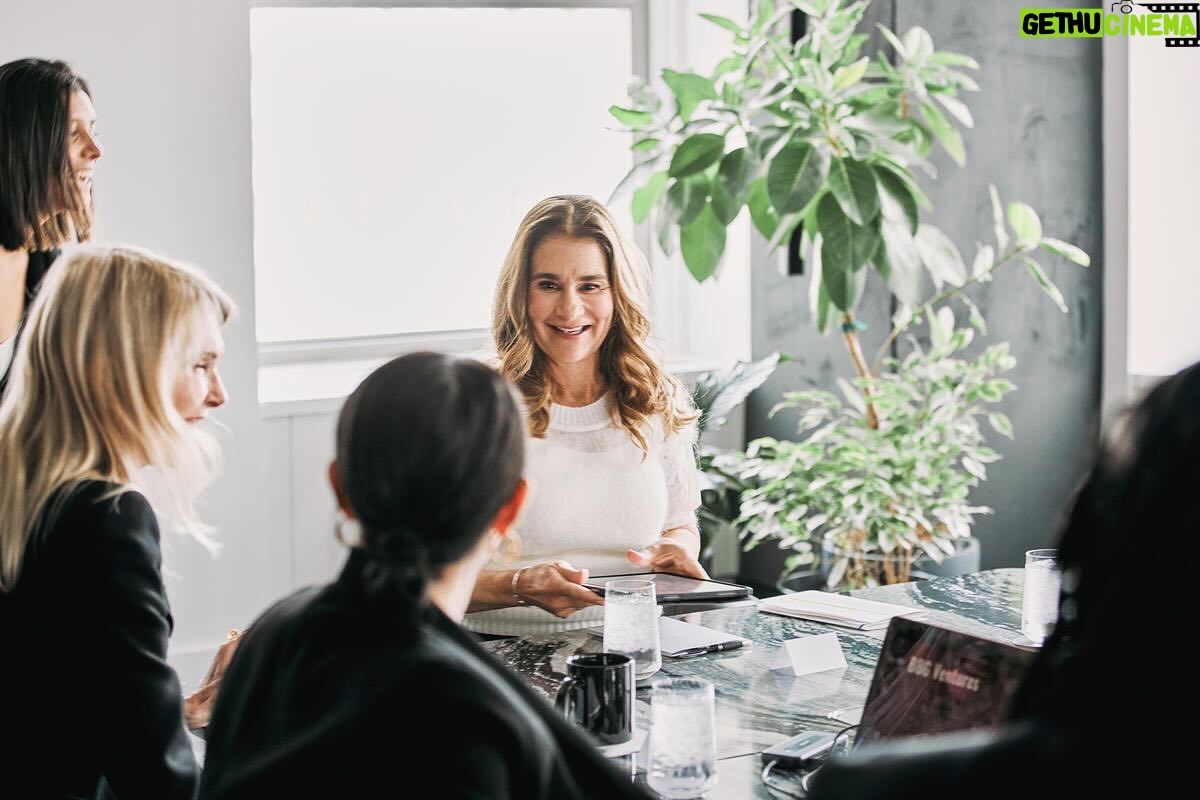 Melinda Gates Instagram - It’s no secret that the U.S. venture capital industry has a diversity problem. Year after year, only about 2% of venture capital funds go to companies led exclusively by women—and Black women receive only a small fraction of that funding. My company @pivotal_ventures is working to change that by investing early in funds and companies led by women and people of color. We know that for the VC industry to achieve its potential, a diverse group of people must be able to control, access, and benefit from investment capital. Learn more about our investment approach—which I’ll be talking about at the Upfront Summit in L.A. later this week—at the link in my bio.