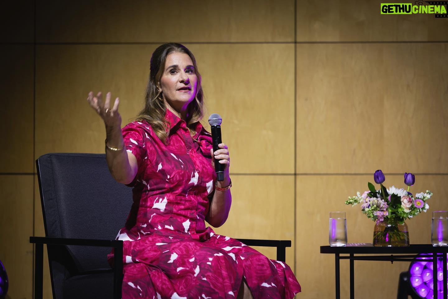 Melinda Gates Instagram - It was such a privilege to spend time in South Africa with visionary leaders who are working to remove the barriers that hold women and girls back. Here are a few highlights from my trip this week—including participating in a panel about child marriage alongside @michelleobama and Amal Clooney (@clooneyfoundationforjustice), learning about literacy programs from students and teachers at a primary school, spending time with the remarkable Graça Machel, and talking about women’s power at the @thetutulegacy