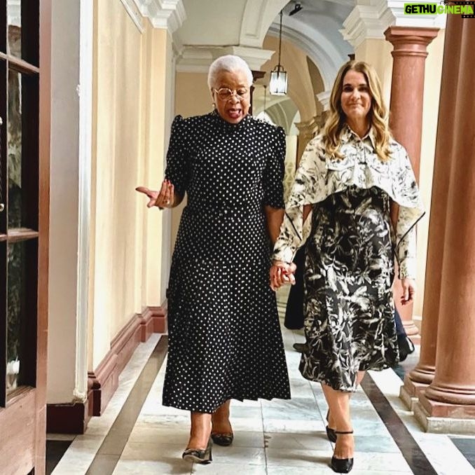 Melinda Gates Instagram - It was such a privilege to spend time in South Africa with visionary leaders who are working to remove the barriers that hold women and girls back. Here are a few highlights from my trip this week—including participating in a panel about child marriage alongside @michelleobama and Amal Clooney (@clooneyfoundationforjustice), learning about literacy programs from students and teachers at a primary school, spending time with the remarkable Graça Machel, and talking about women’s power at the @thetutulegacy