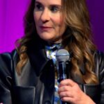 Melinda Gates Instagram - For far too long, women and people of color in the United States have been forced to navigate systems that weren’t built with them in mind. This not only holds them back—it holds our entire country back from the progress we’re capable of.   I founded @pivotal_ventures in 2015 to get more power in the hands of more people, especially women, by removing the barriers that stand in their way. Ultimately, I want to see more women of all backgrounds in positions where they can make decisions, control resources, and shape policies and perspectives in every sector of society. They belong there, and we need them there.   You can learn more about Pivotal Ventures’ work at the link in the bio.
