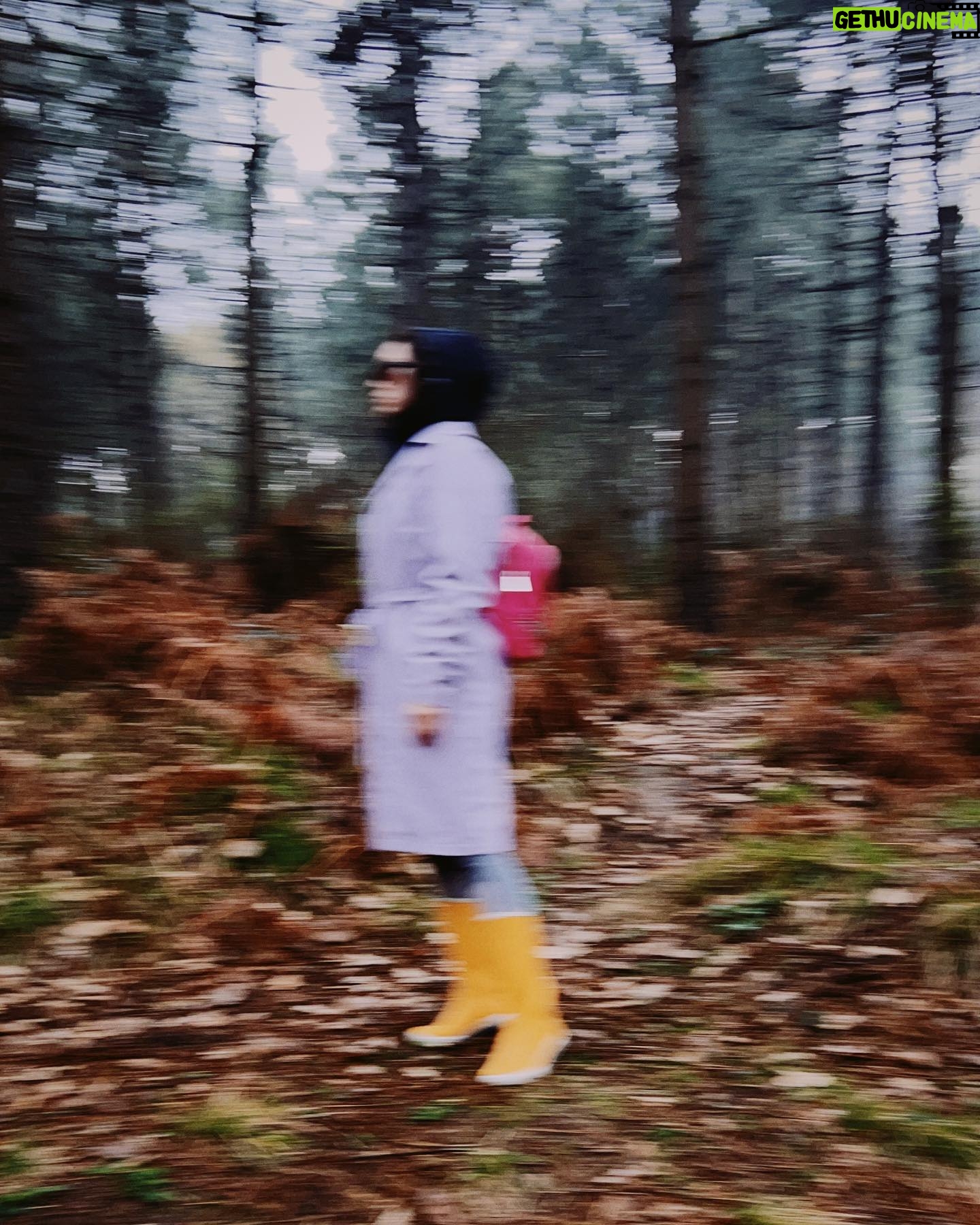 Melisa Şenolsun Instagram - Dress Code: Raincoats 🌂