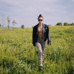 Melisa Şenolsun Instagram – Can i kick it? 🌾