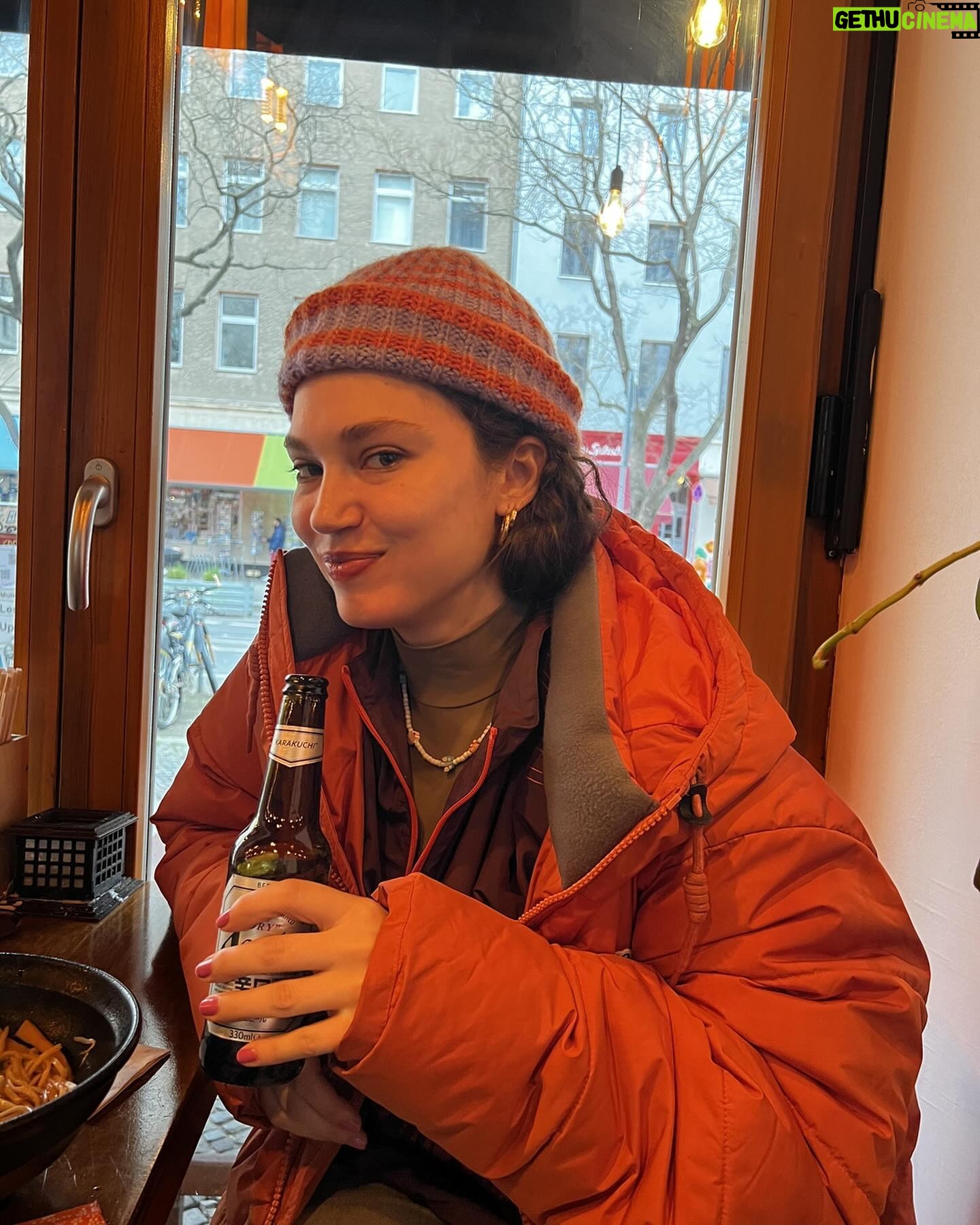 Melisa Şenolsun Instagram - Yakaladim sayabilir miyiz? 🙃 #2023🚀