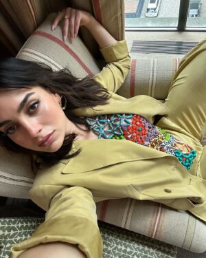 Melissa Barrera Instagram - ✌🏼
#pressday 
CARMEN is in theaters Friday in NY & LA ok? Ok 💃🏻