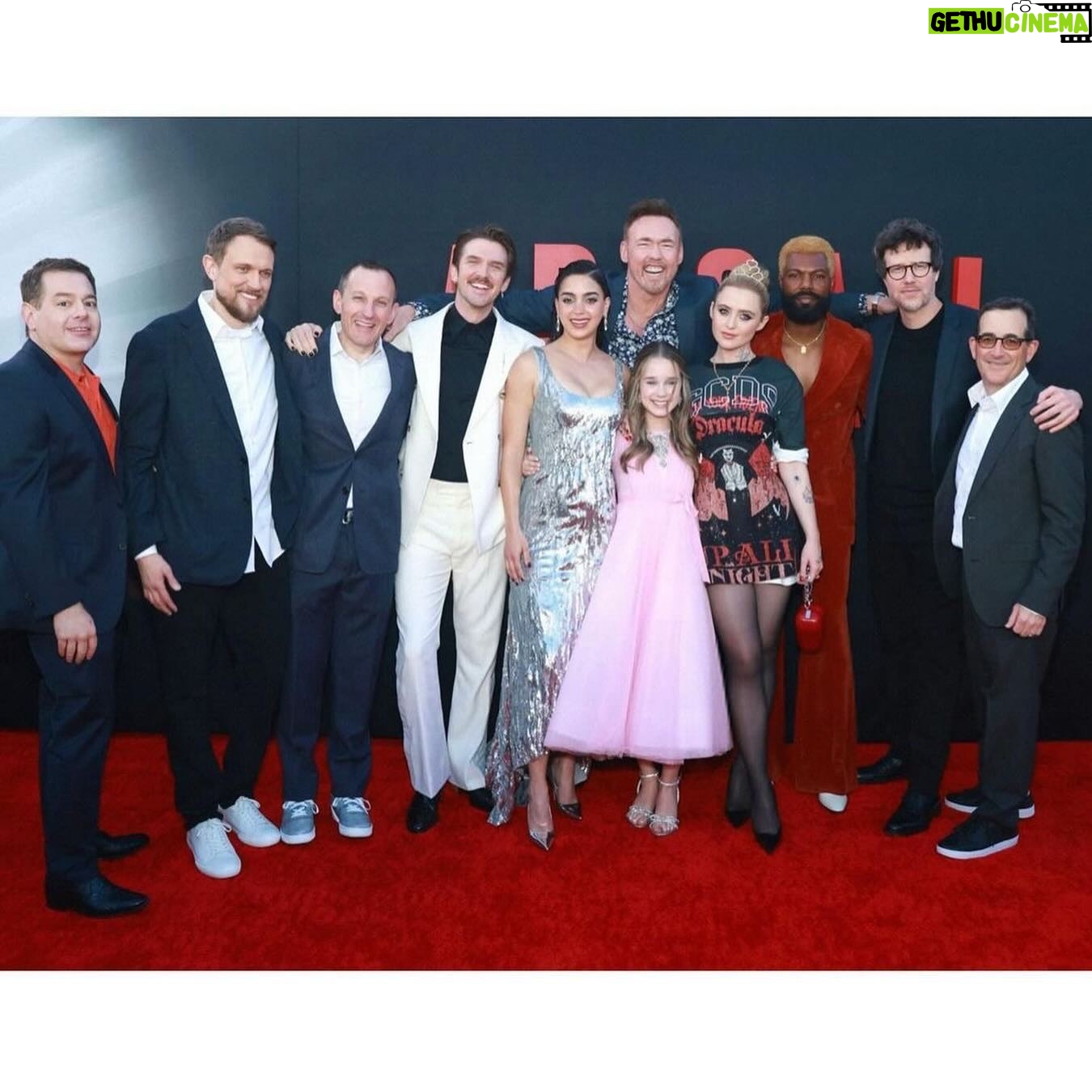 Melissa Barrera Instagram - Prepare for some @abigailthemovie spam cause yesterday was our premiere and it was WILD and I will not stop posting about it till all of y’all have seen it 😜❤️🩸 I love all of these humans and thank you to everyone that came out to see the movie with us WOW 😍 First showings tonight and then this weekend and I hope you can come out and have a blast and support. It’s a bloody good time 🧛♀️