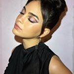 Melissa Barrera Instagram - Very 🌺 power