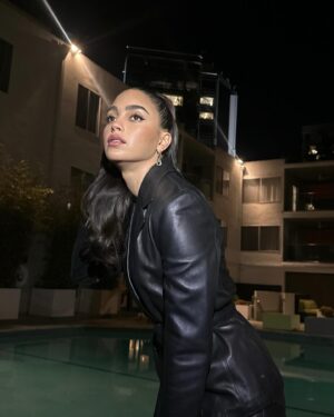 Melissa Barrera Instagram - Baby, it’s just beginning 🖤