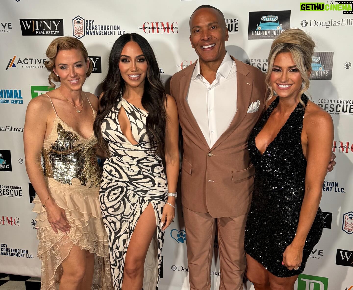 Melissa Gorga Instagram - If you're not following or know what @nycscr is about you should 🐶❣️ Love being able to support and help the fur babies. Xoxo