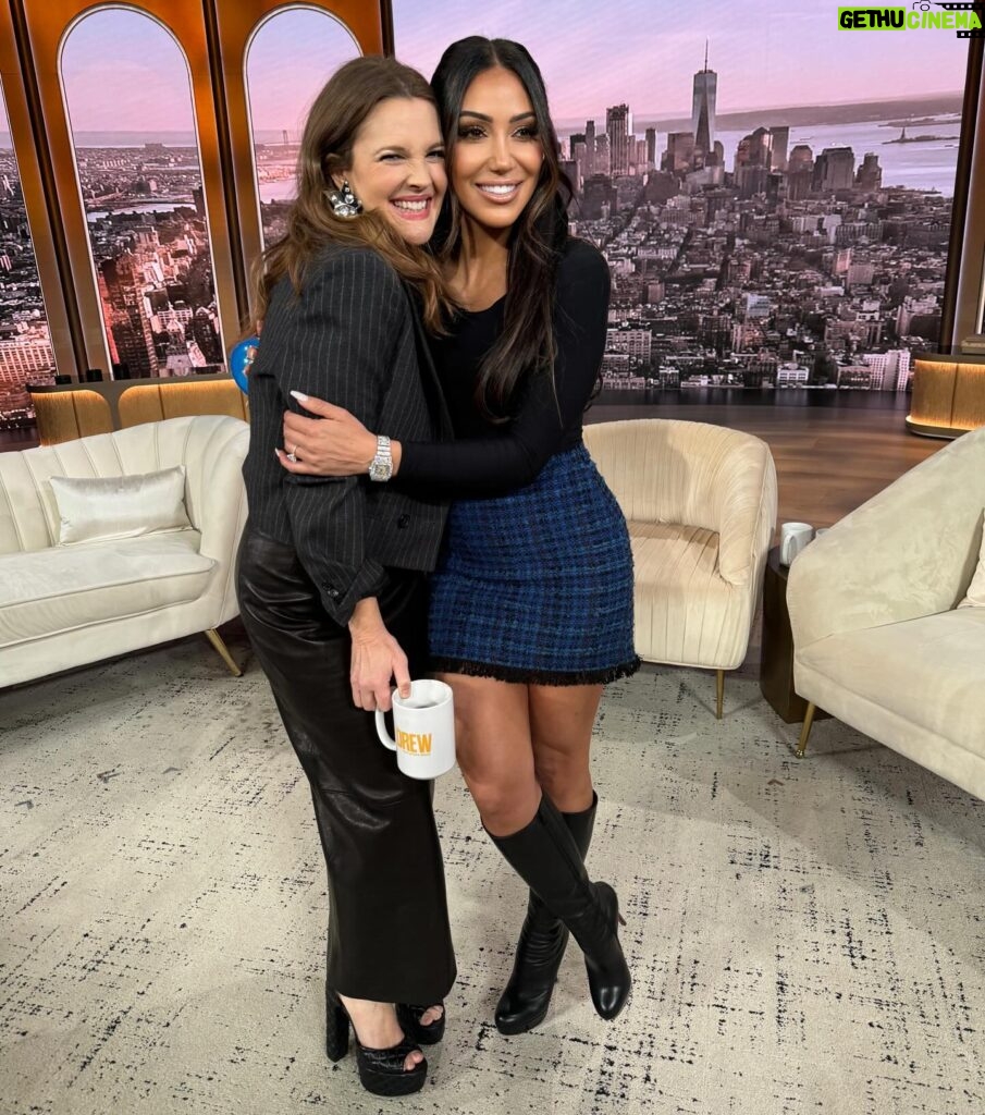 Melissa Gorga Instagram - Dear Drew- I was your biggest fan as a little girl❣️ If someone told 8yr. old Melissa in the 80s that we would hug one day, I would never believe them 🤗 #firestarter for life! Tune in tomorrow everyone! 9:00am! We had awesome conversation about our lives on reality TV! @thedrewbarrymoreshow #bravotv #thedrewbarrymoreshow #rhonj #rhony #rhobh #rhop