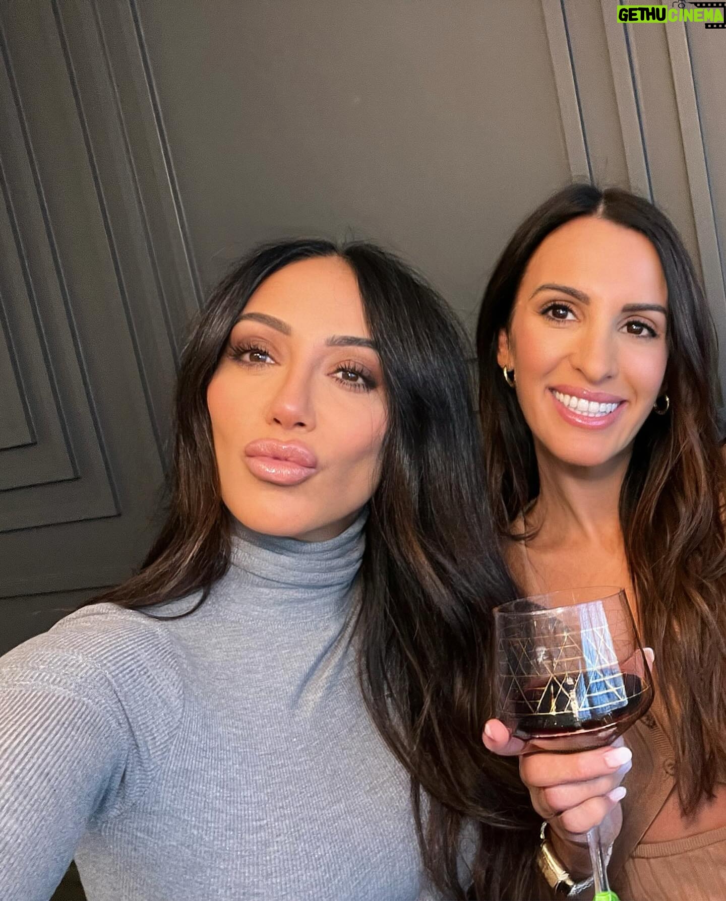 Melissa Gorga Instagram - Let’s give thanks and praise🤎 #happyyhanksgiving