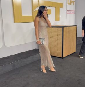 Melissa Gorga Instagram - Date night hits different these days🍸One thing about being in this business is the amazing people I get to meet. @kevinhart4real such a gentleman and so kind. I love when major stars keep their 2 feet on the ground. @netflix #liftmovie