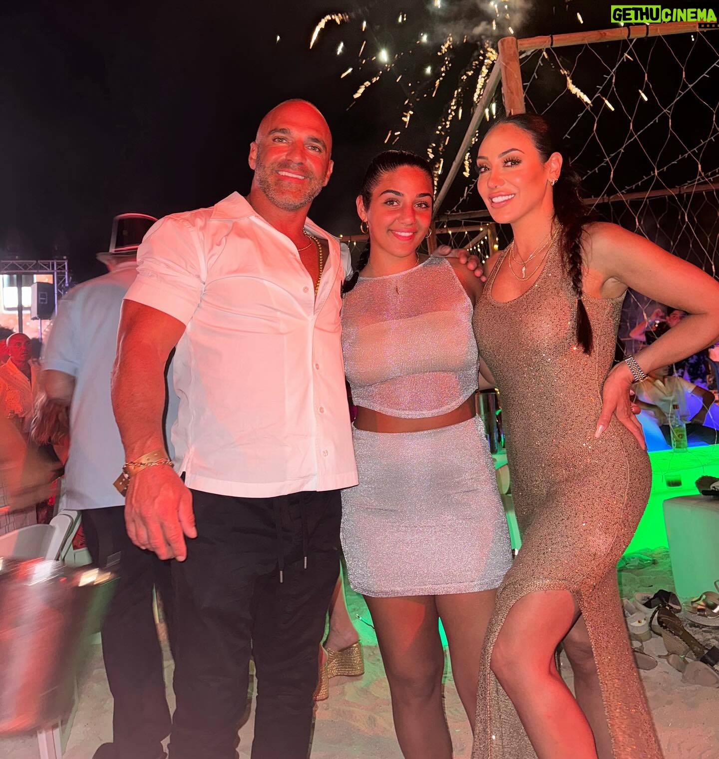 Melissa Gorga Instagram - Let’s get it 2024✨DAY 1 STARTS TODAY. Make the changes, push harder, compete with yourself. Happy New Year everyone. I LOVE U ALL ❣️