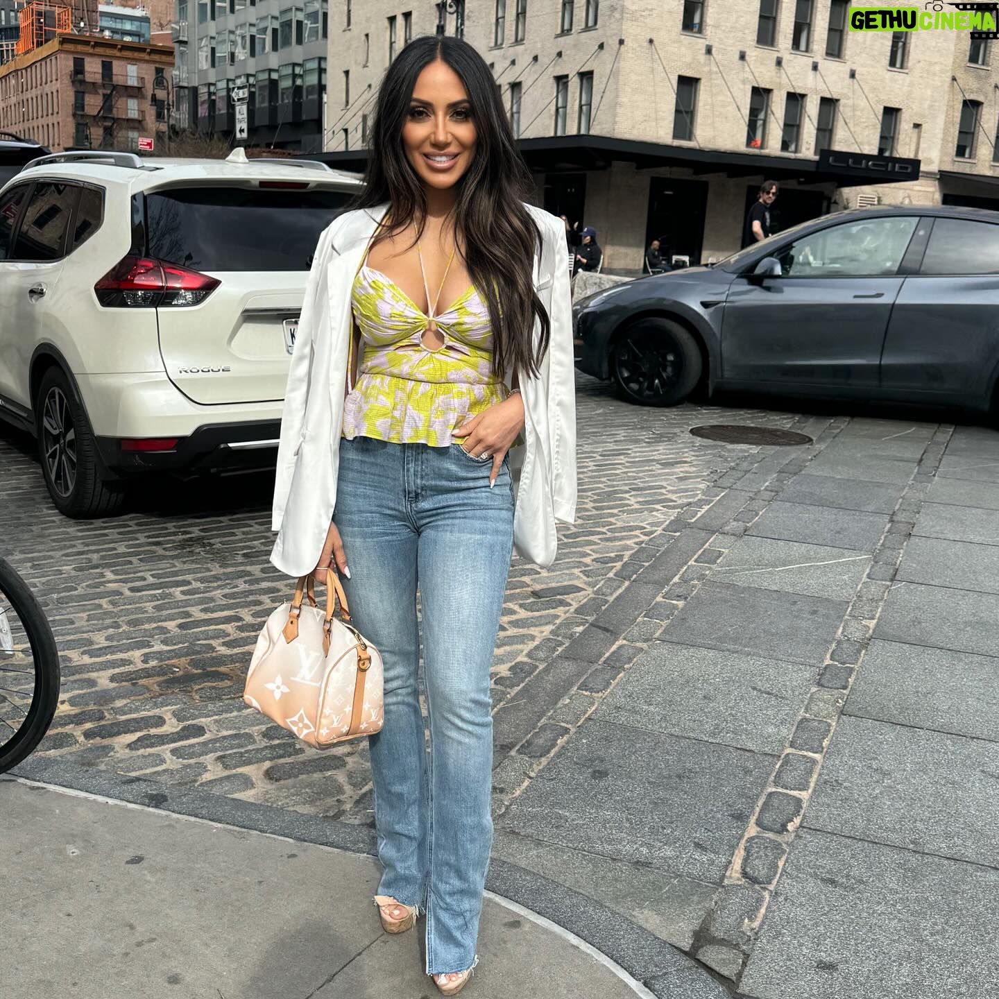 Melissa Gorga Instagram - OK! so my birthday is next week, but I had the best lunch today with my people! Missing a few- ππ nothing better to me then good friends mixed with a little family π And a random gorgeous dog #grateful