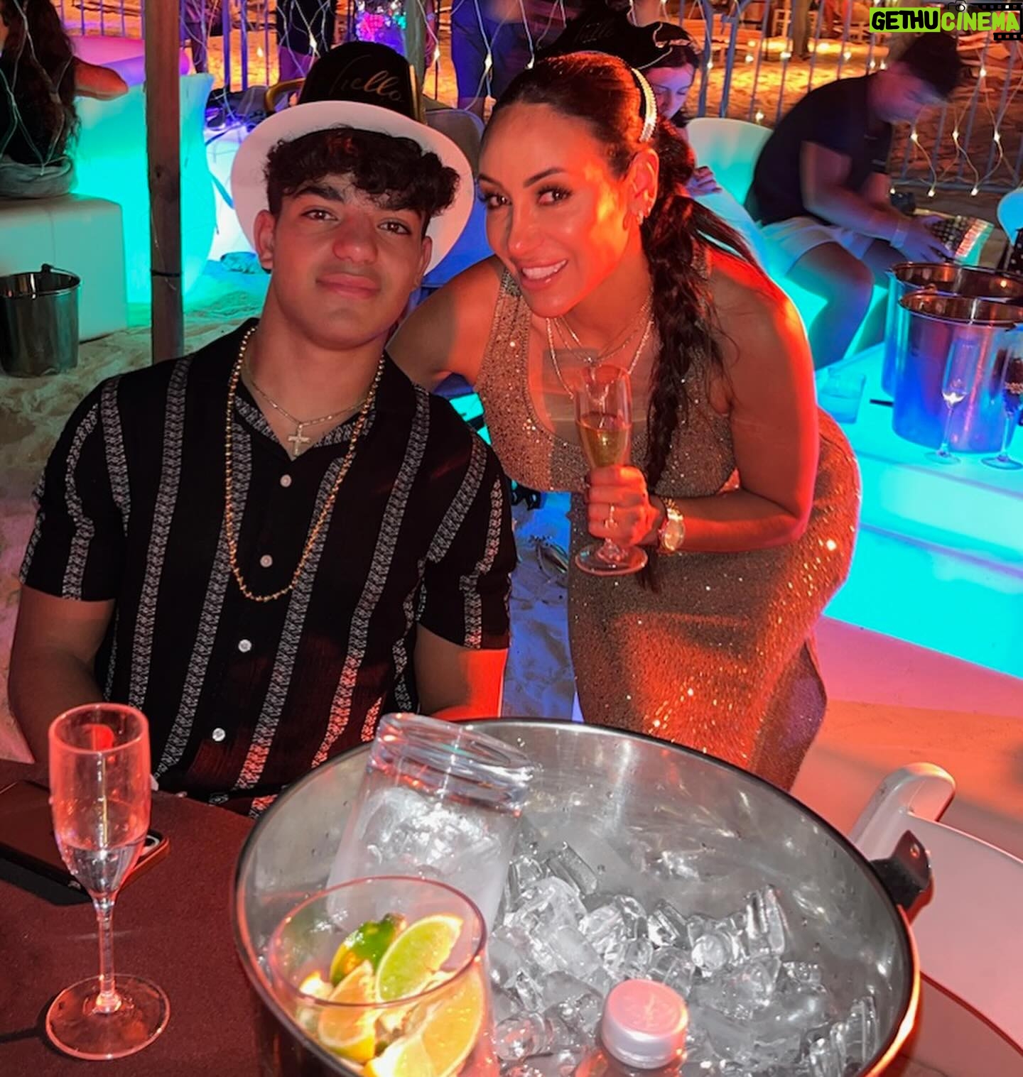 Melissa Gorga Instagram - Let’s get it 2024✨DAY 1 STARTS TODAY. Make the changes, push harder, compete with yourself. Happy New Year everyone. I LOVE U ALL ❣️