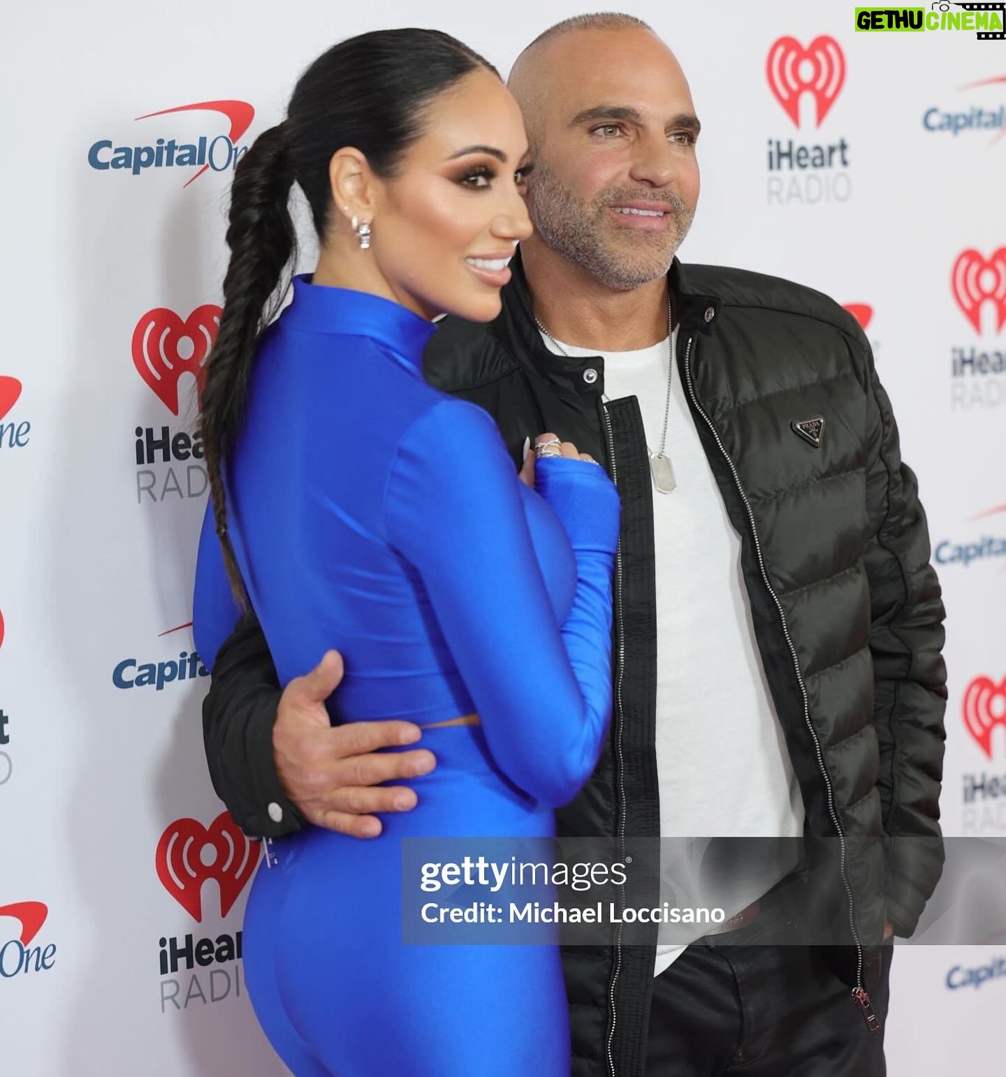 Melissa Gorga Instagram - Always take @antoniagorgaa to @iheartjingleball every year🎄 she had an exam and couldn’t come 😢But was so happy to take my boys and make memories with them❣️ Happy holidays everyone! 🎄🎄