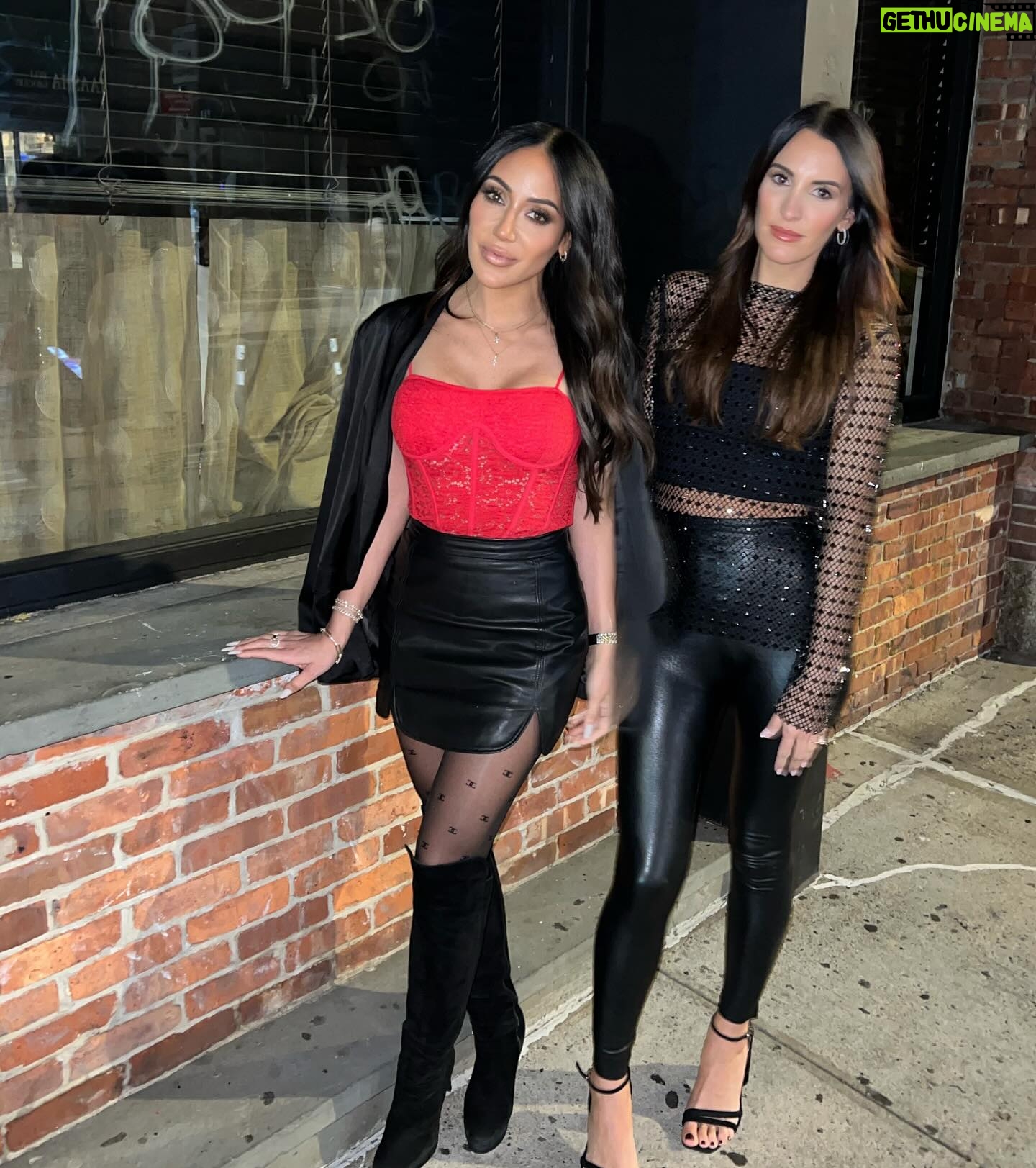 Melissa Gorga Instagram - Annual NYC cousins weekend 🎄They are my world! Love making memories with them year after year❣️